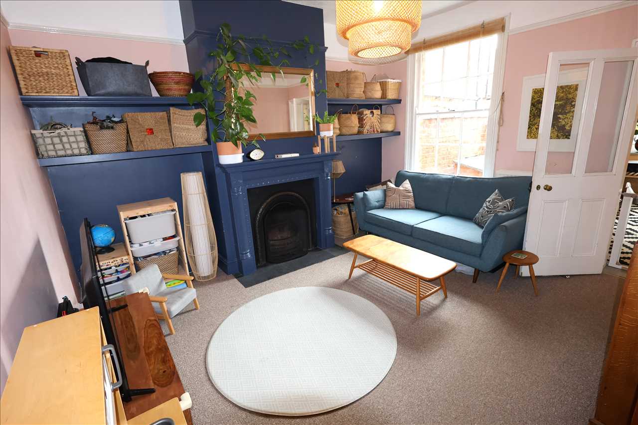 Cambridge Street, Wolverton - Picture 3