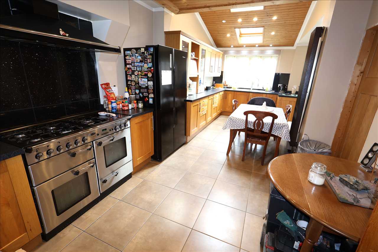 Aylesbury Street West, Wolverton - Picture 3