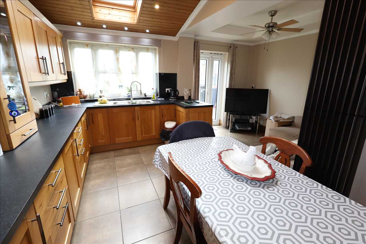 Aylesbury Street West, Wolverton - Picture 4