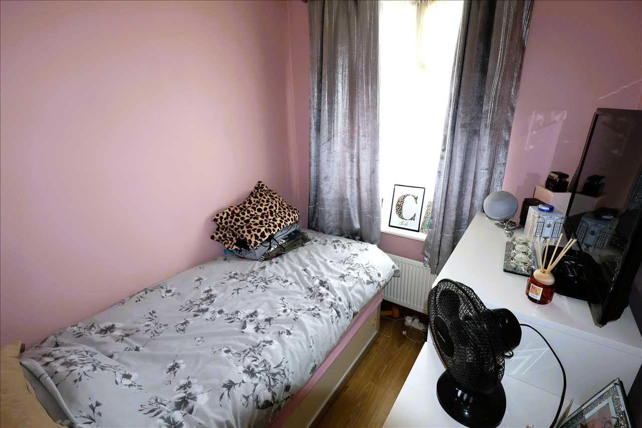 Aylesbury Street West, Wolverton - Picture 9