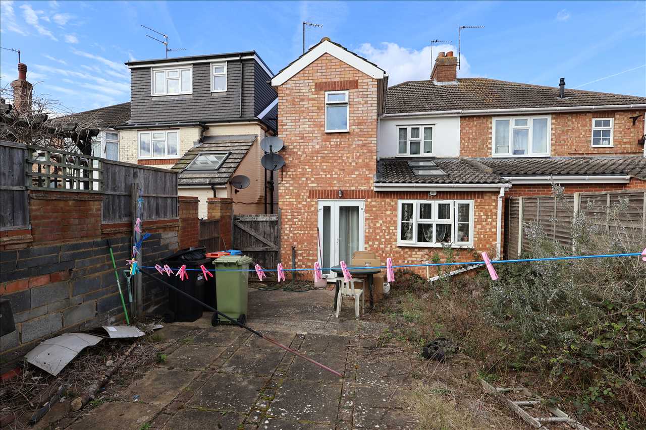 Aylesbury Street West, Wolverton - Picture 13