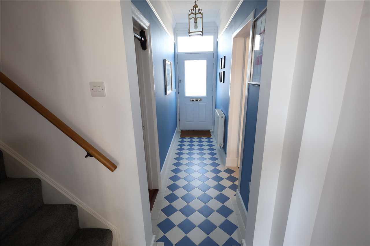 Stratford Road, Wolverton - Picture 2