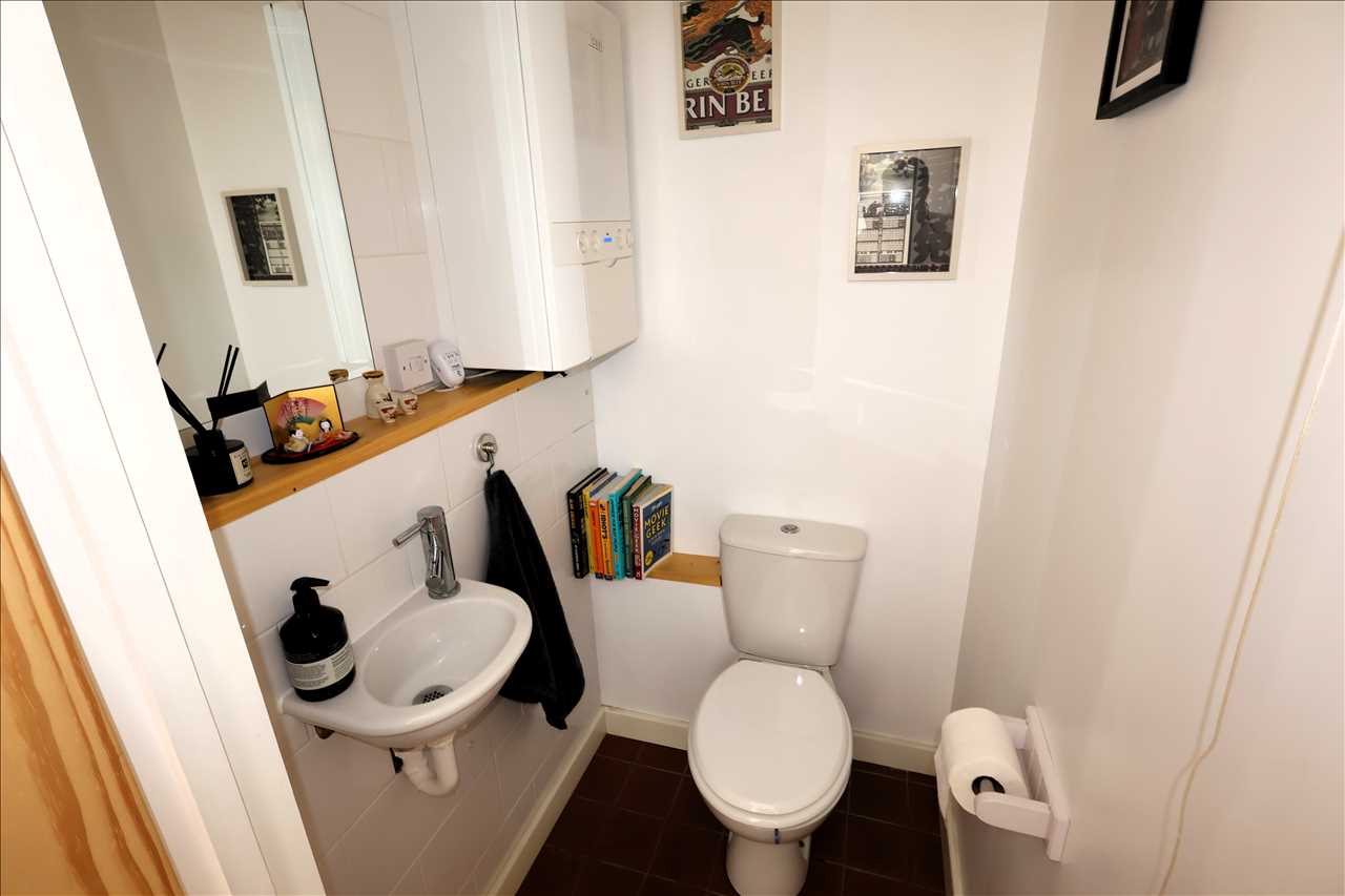 Stratford Road, Wolverton - Picture 8