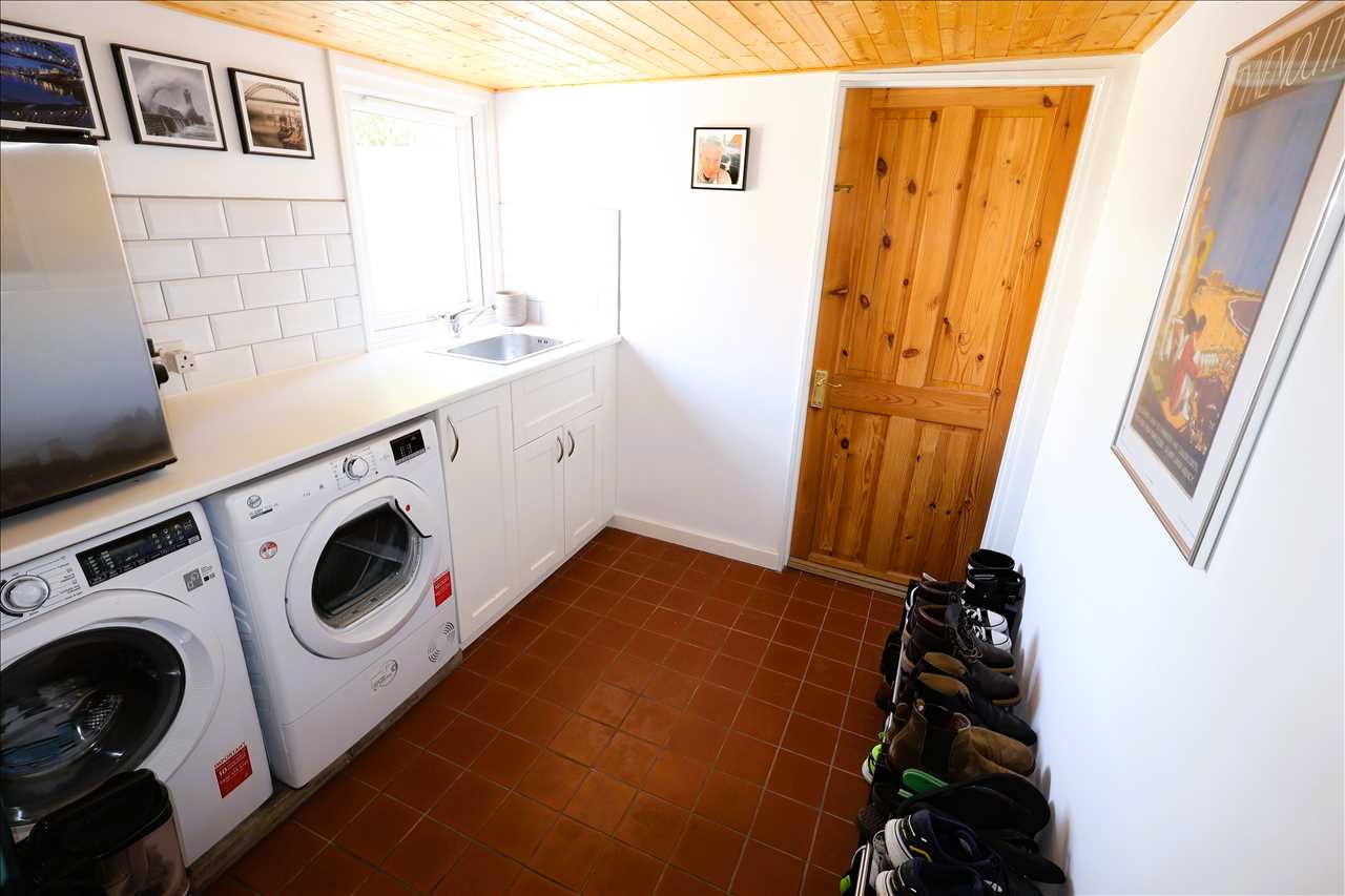Stratford Road, Wolverton - Picture 9