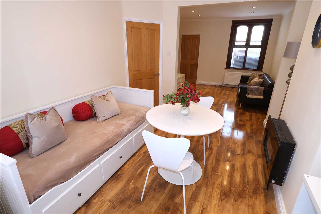 Jersey Road, Wolverton - Picture 2