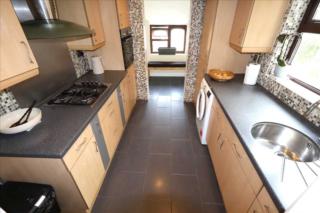 Jersey Road, Wolverton - Picture 5