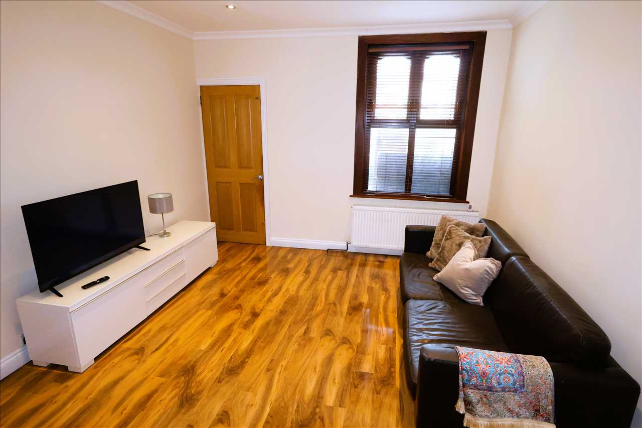 Jersey Road, Wolverton - Picture 15