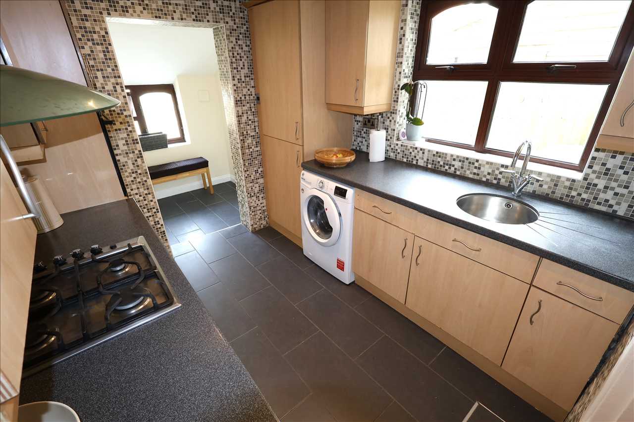 Jersey Road, Wolverton - Picture 16
