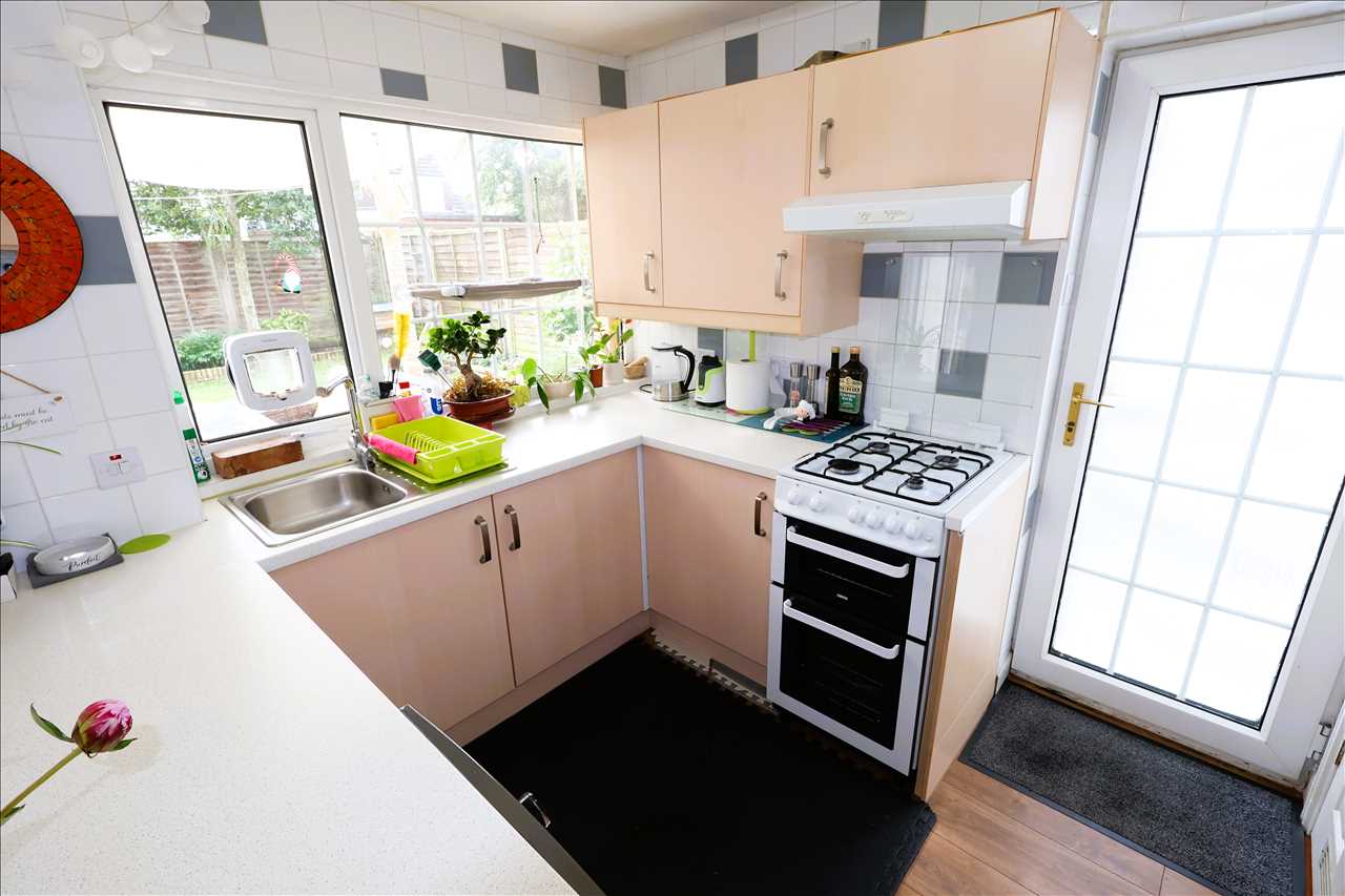 Trinity Road, Old Wolverton - Picture 13