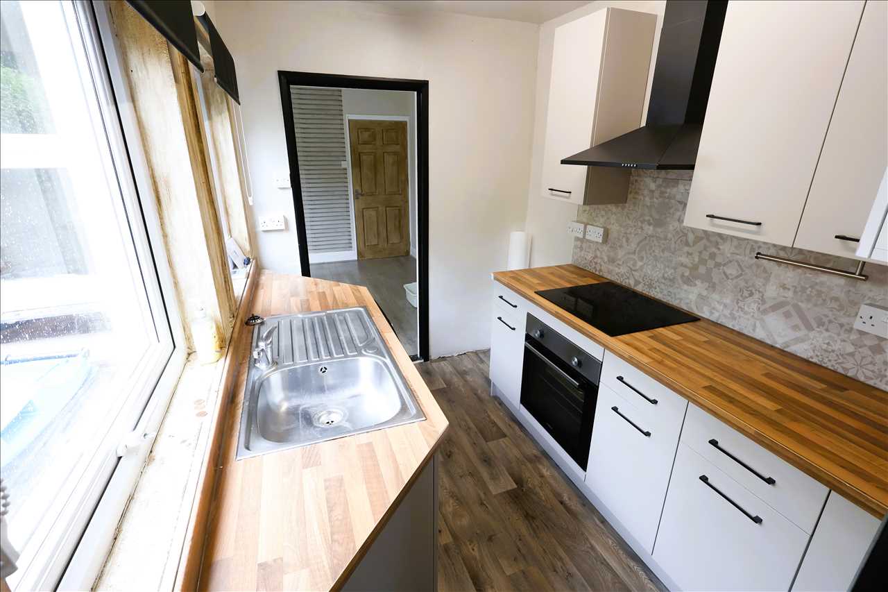 St. Mary Street, New Bradwell - Picture 5