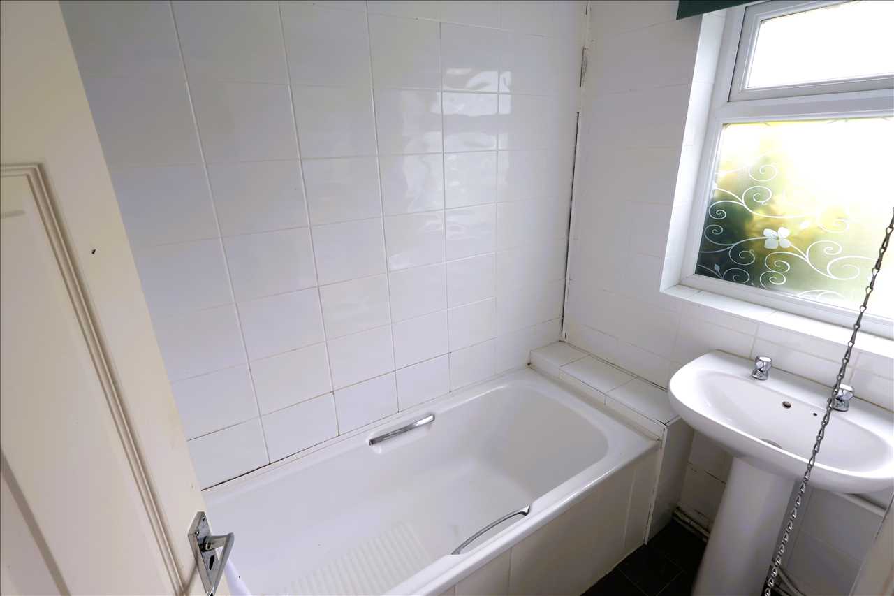 St. Mary Street, New Bradwell - Picture 6