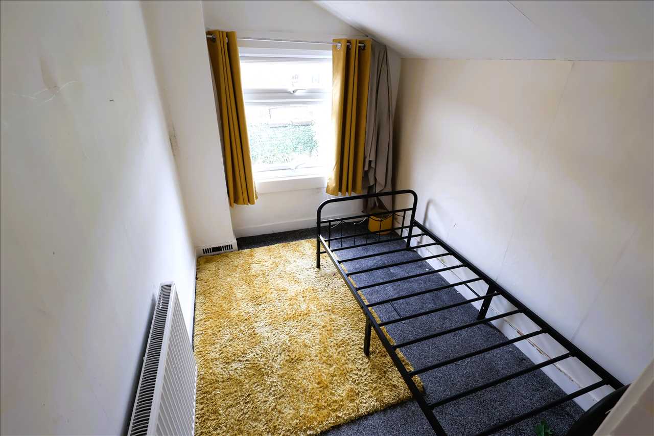 St. Mary Street, New Bradwell - Picture 11