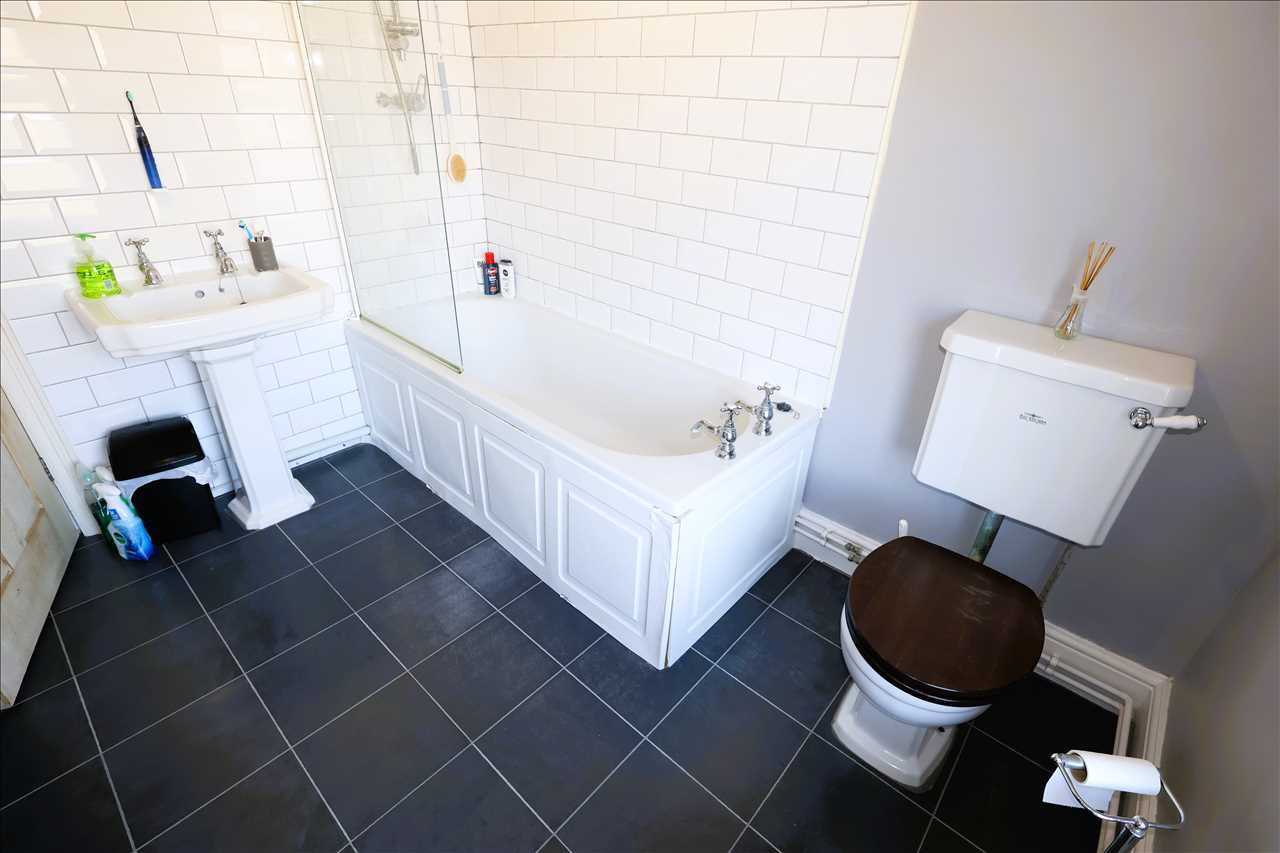 Jersey Road, Wolverton - Picture 8