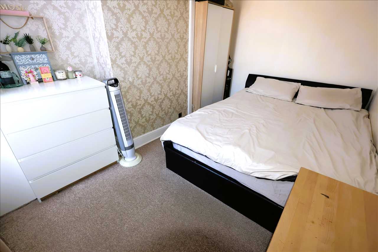 Osborne Street, Wolverton - Picture 8