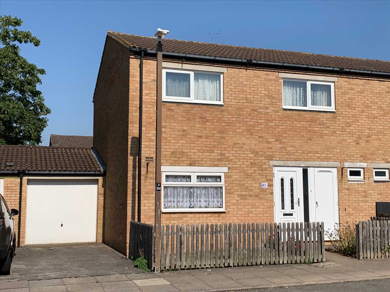 Dunvedin Place, Hodge Lea - Picture 1