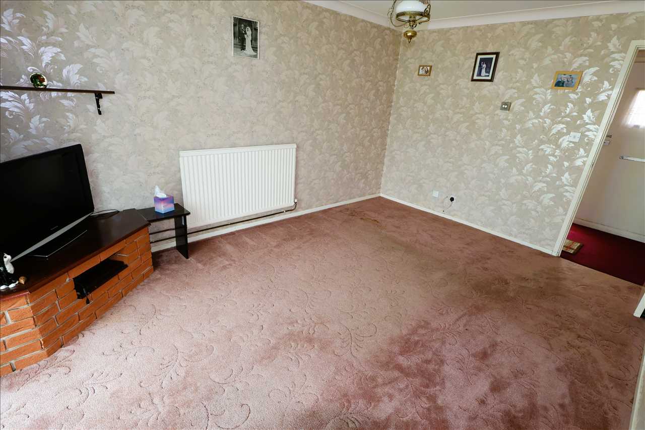 Dunvedin Place, Hodge Lea - Picture 3
