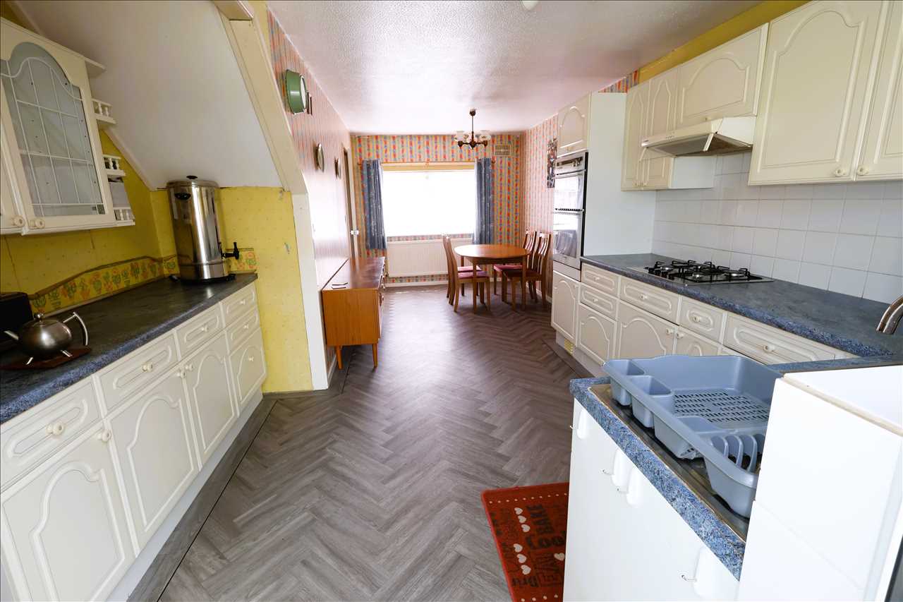 Dunvedin Place, Hodge Lea - Picture 5