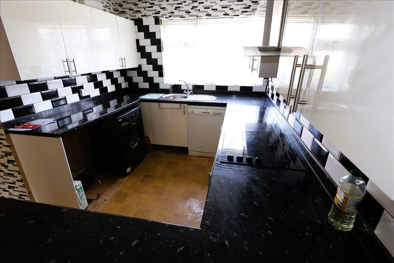 Reeves Croft, Hodge Lea - Picture 13