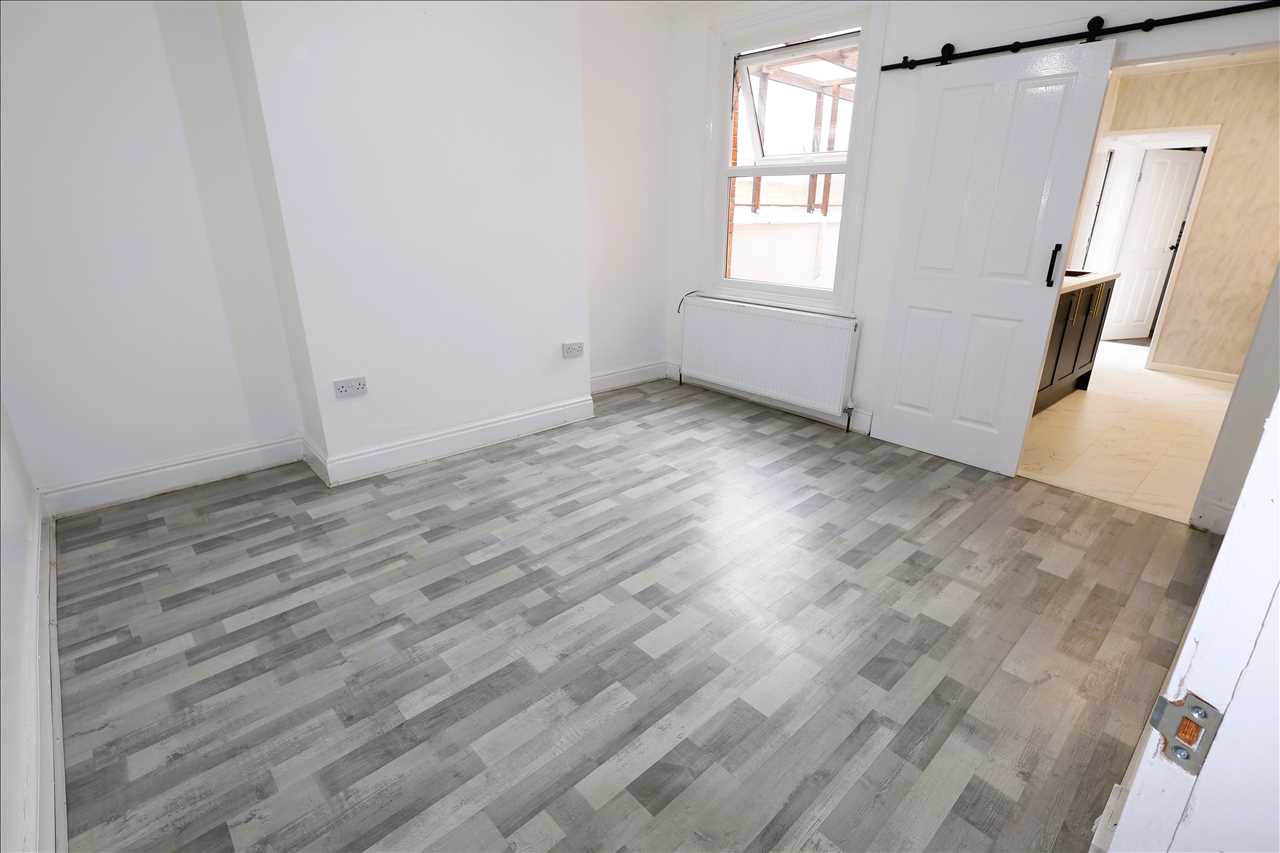 Church Street, Wolverton - Picture 3