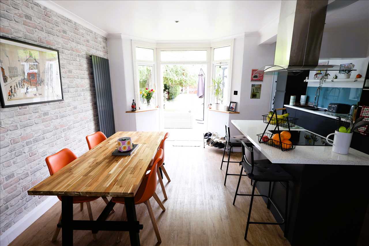 Gloucester Road, Wolverton - Picture 3