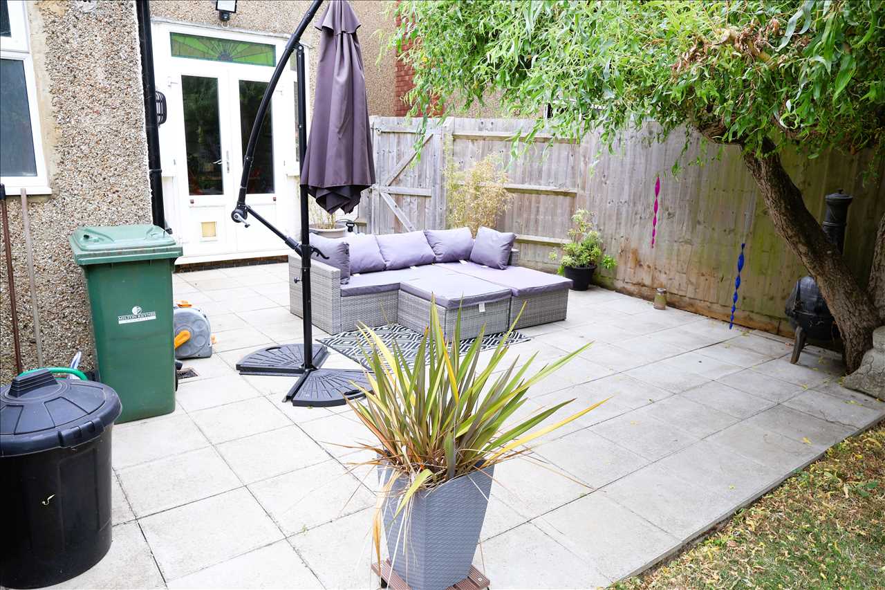 Gloucester Road, Wolverton - Picture 15