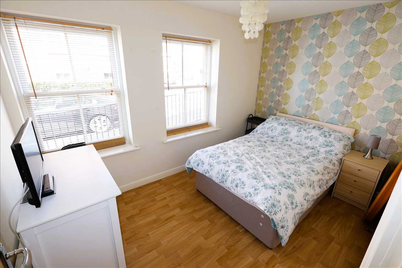 Church Street, Wolverton - Picture 9