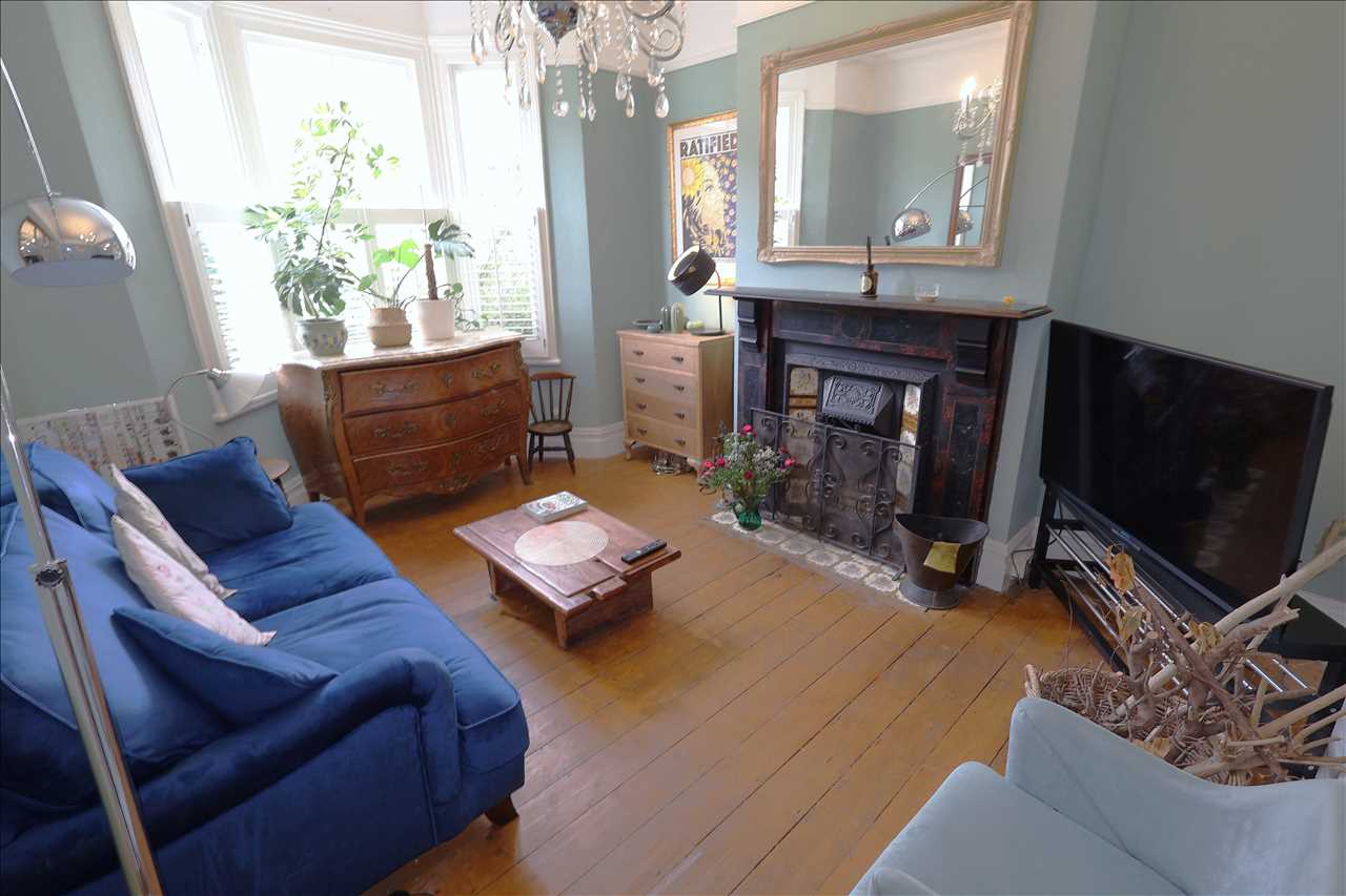Victoria Street, Wolverton - Picture 2