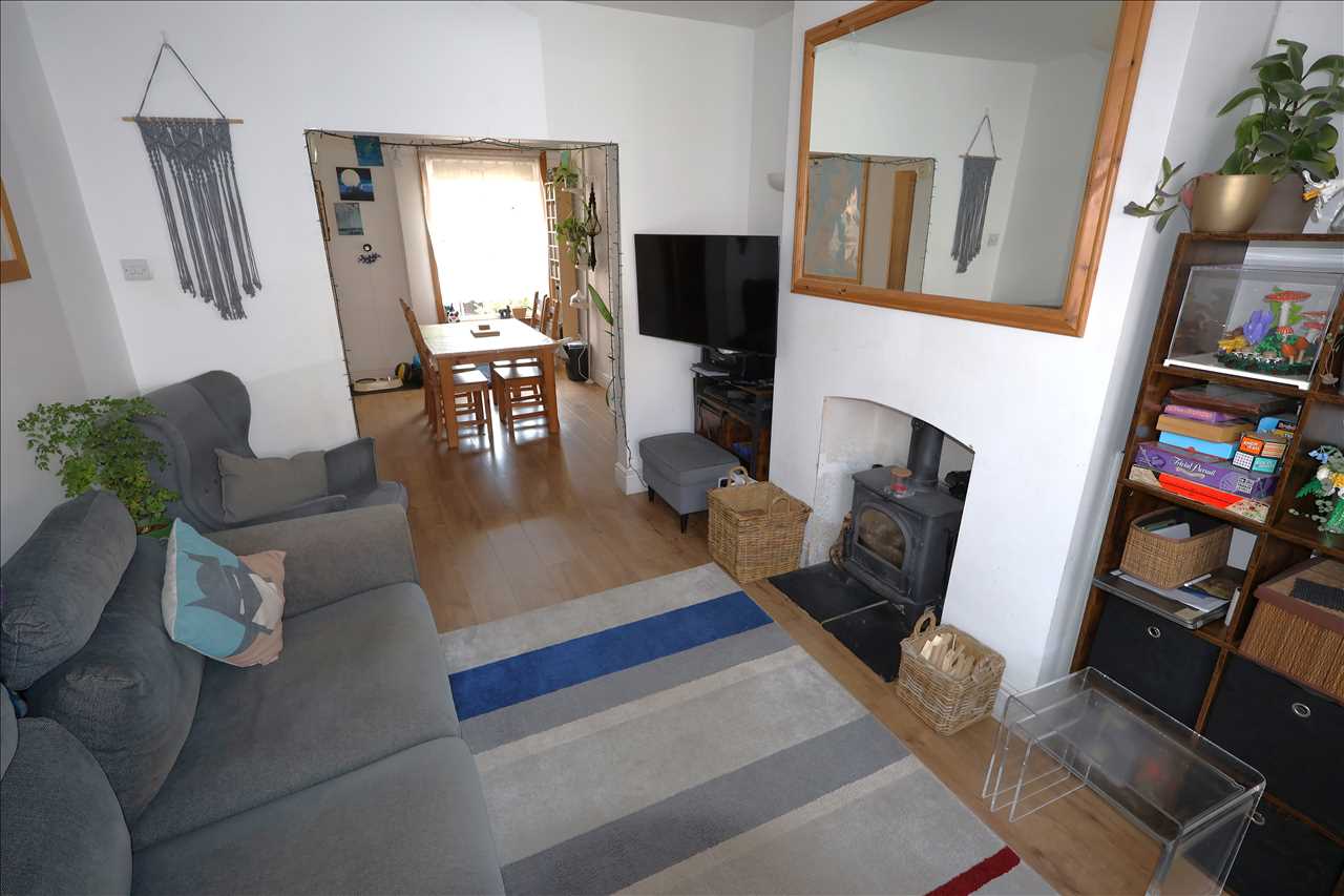 Peel Road, Wolverton - Picture 3