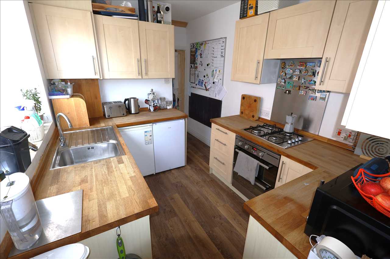 Peel Road, Wolverton - Picture 5