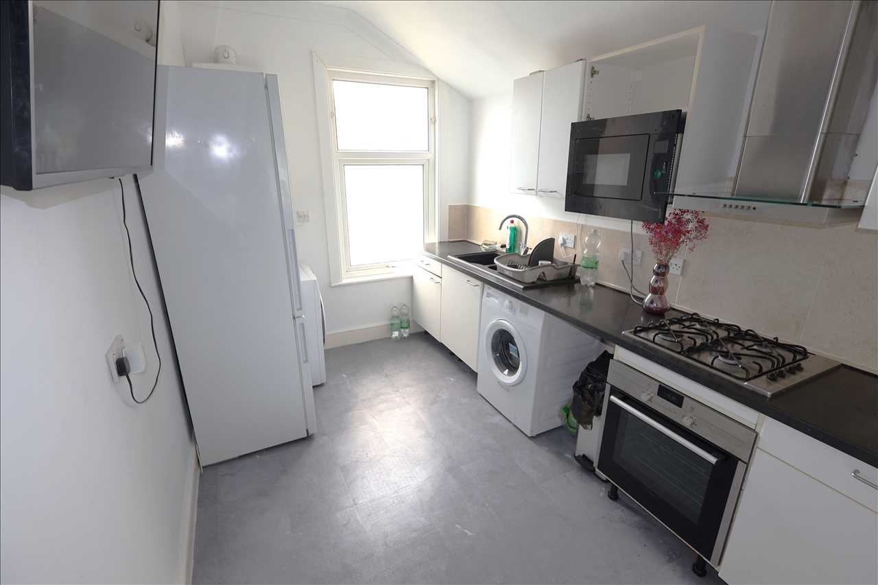 Peel Road, Wolverton - Picture 15