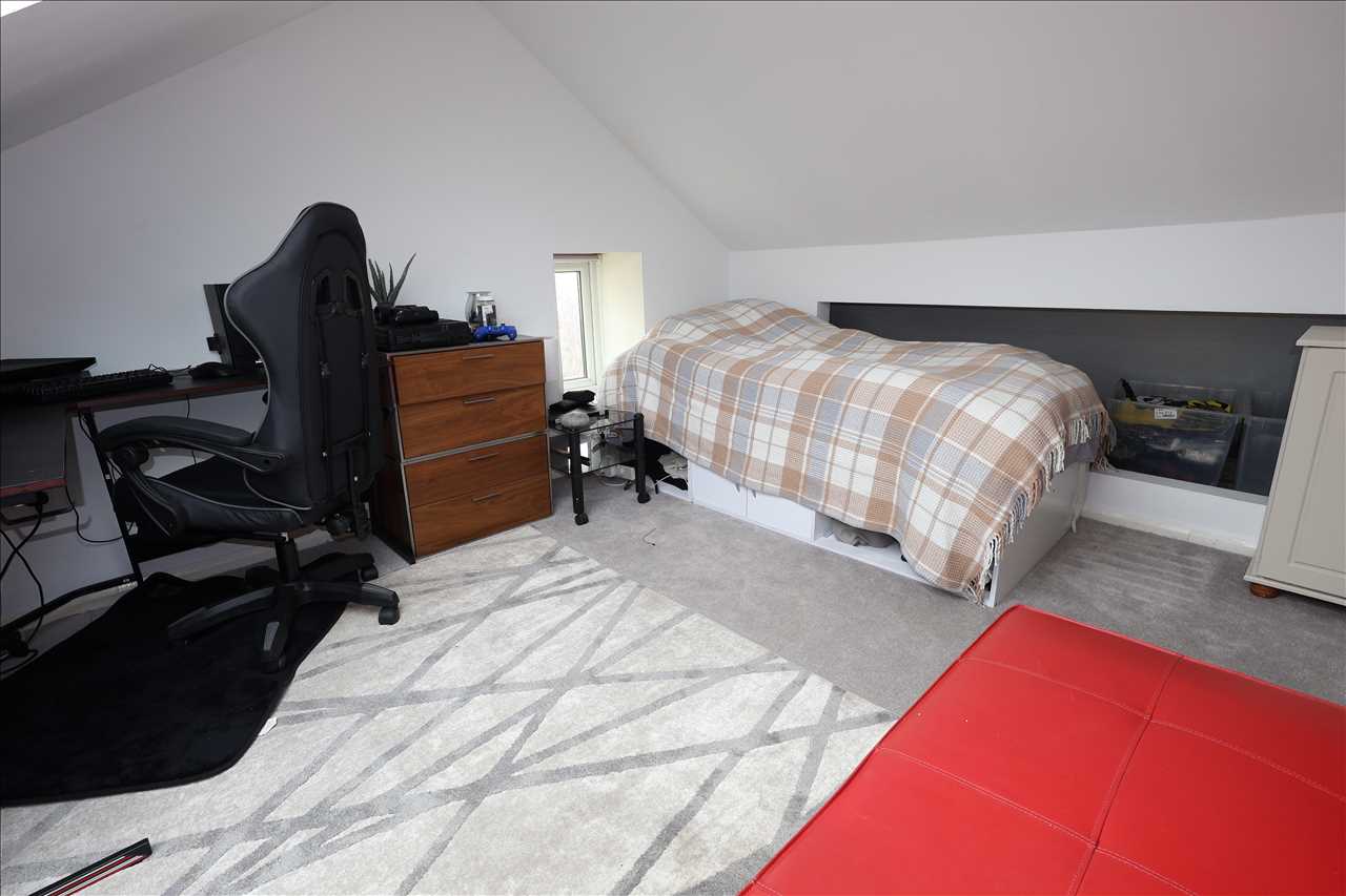 Peel Road, Wolverton - Picture 19
