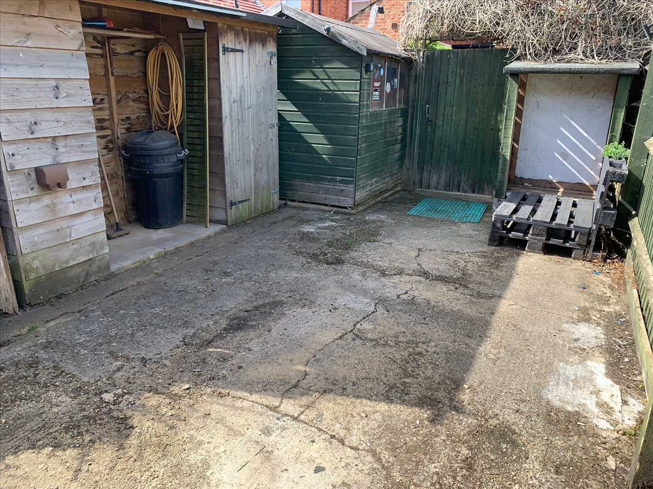 Oxford Street, Wolverton - Picture 17