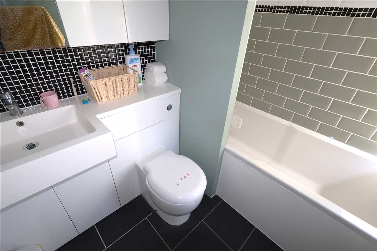 Bedford Street, Wolverton - Picture 9