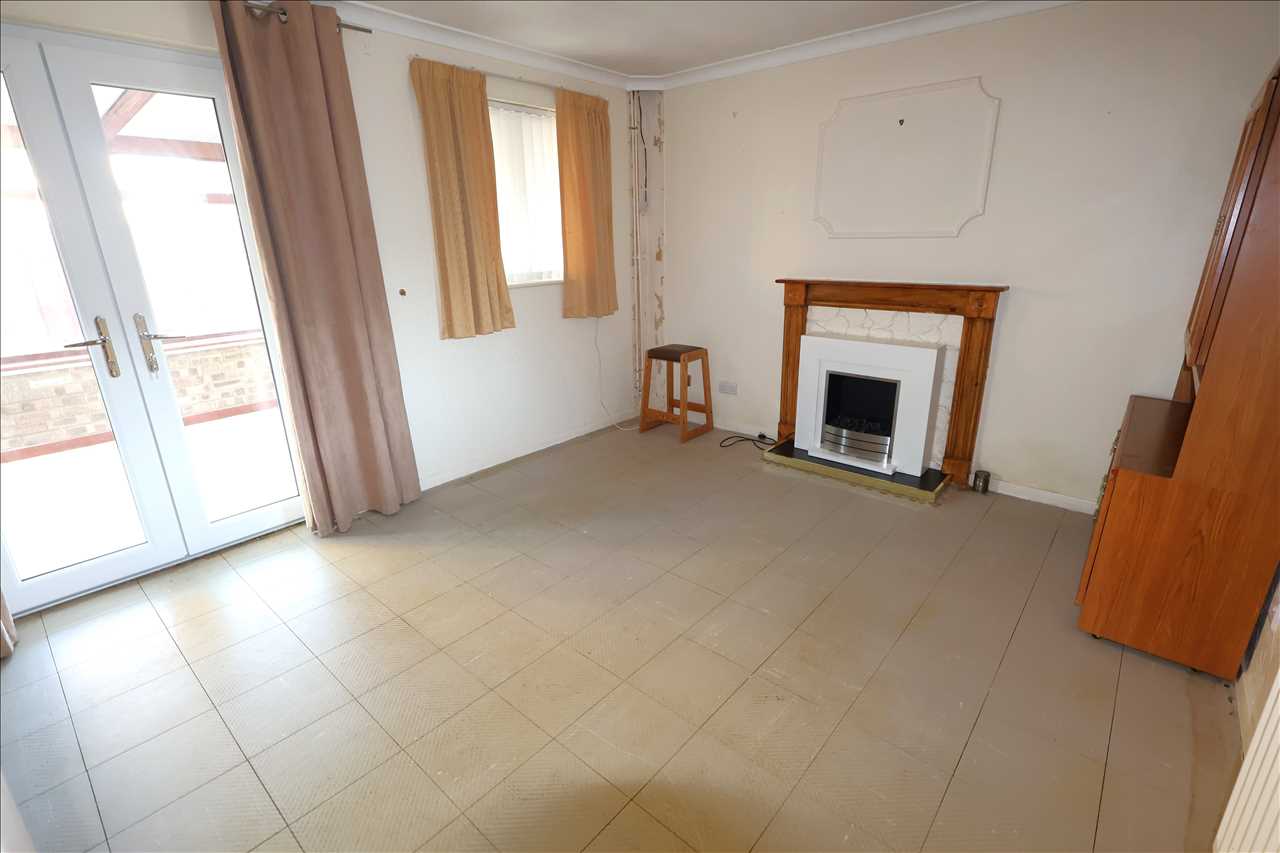 Greenhill Close, Loughton - Picture 2