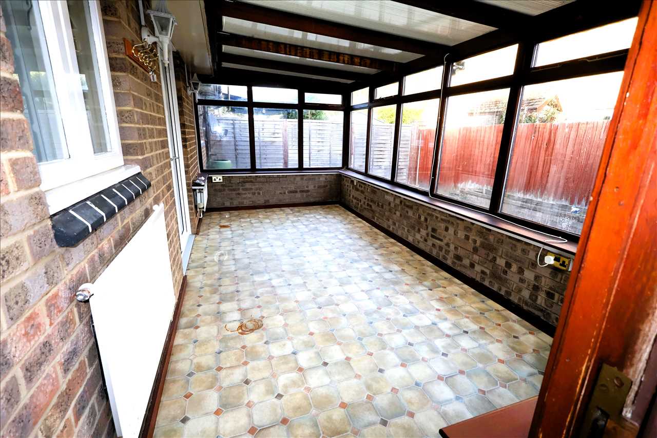Greenhill Close, Loughton - Picture 3