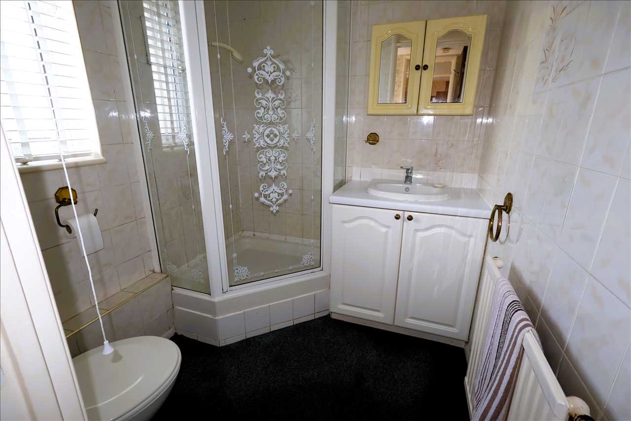 Greenhill Close, Loughton - Picture 6