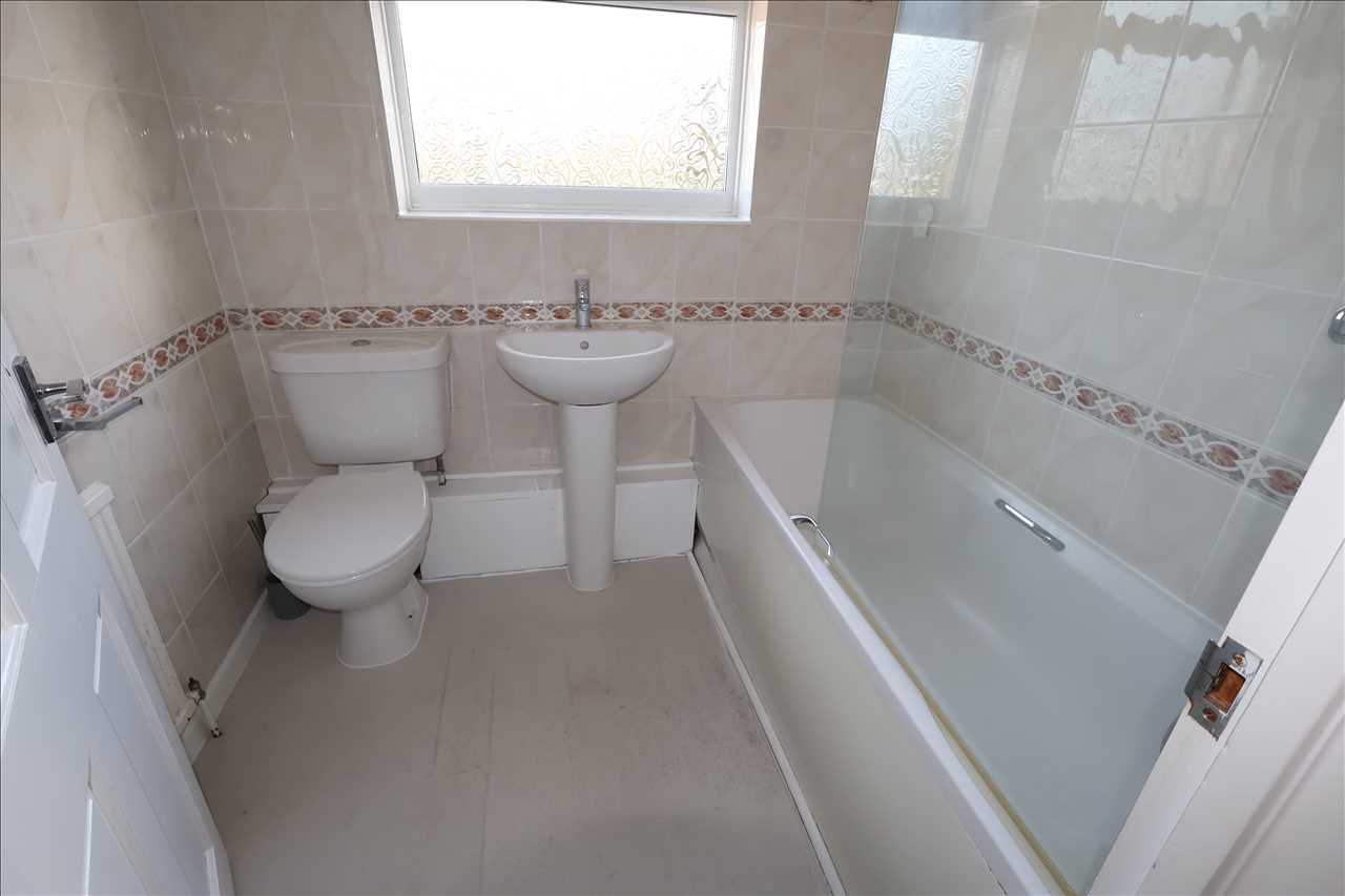 Southern Way, Wolverton - Picture 9